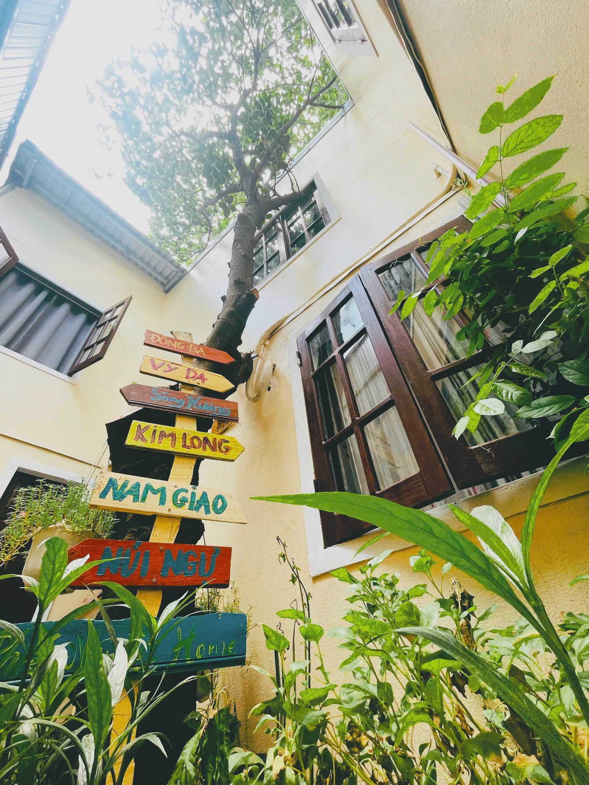 Kim Long Room 88 — Spacious bohemian room at Phiến Nguyệt Homestay